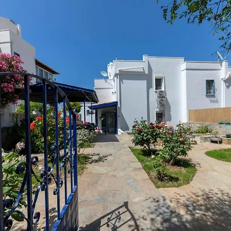 Pleasant Duplex Apartment With Fascinating Sea View In Bodrum Lejlighed Giris